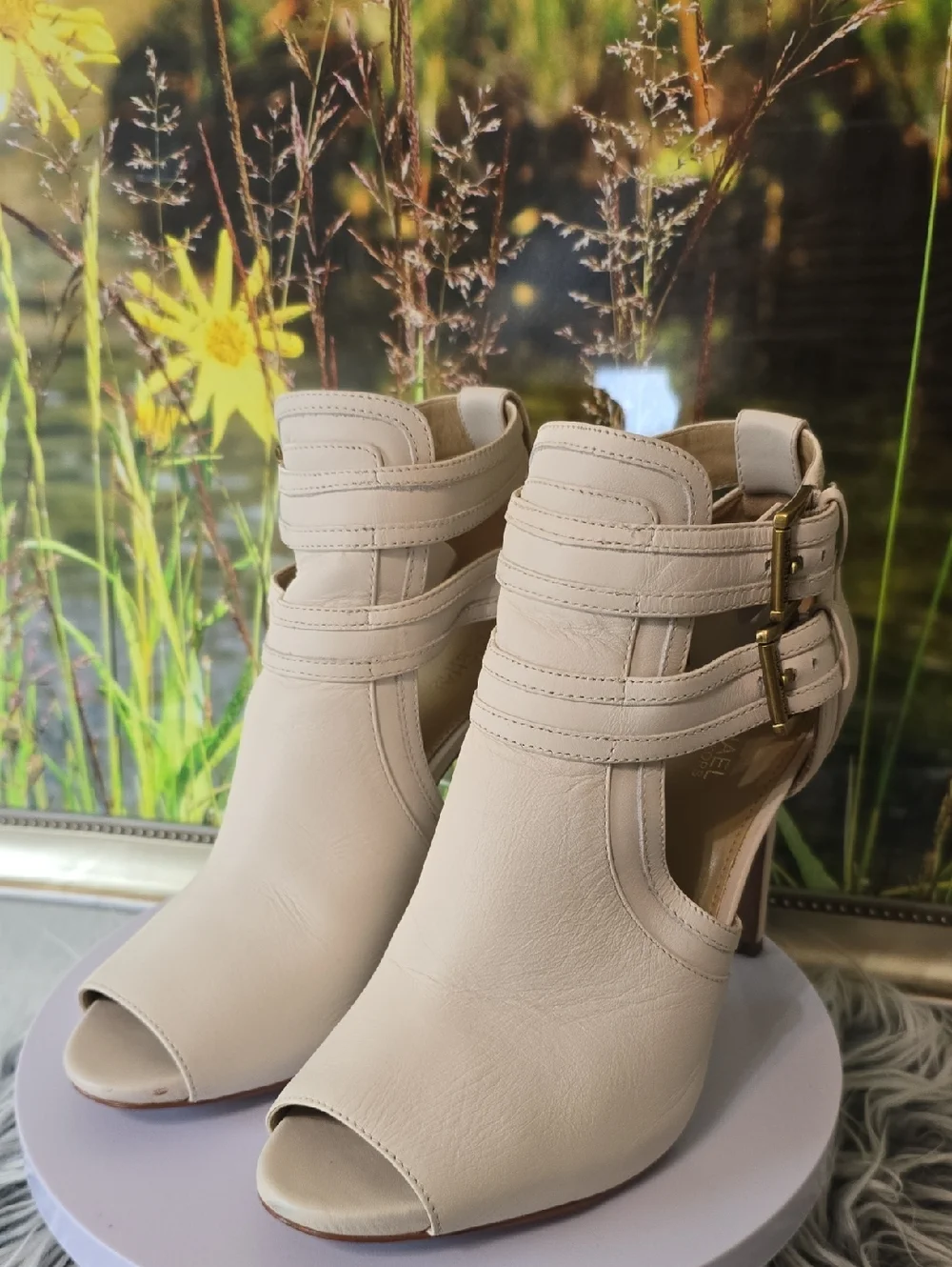 Michael Kors Beige Leather Peep Toe Bootie Heels Size 7 Strappy 4” Heel EUC - Picture 5 of 11